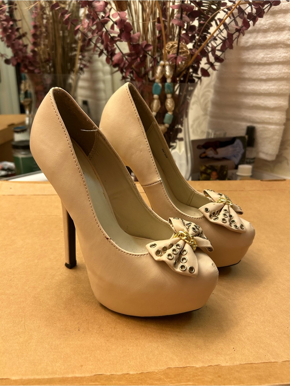 Charlotte Russe Nude Bow Platform High Heel Pumps Size 6